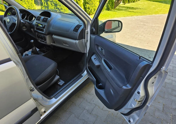 Suzuki Ignis cena 13500 przebieg: 109000, rok produkcji 2005 z Puławy małe 172